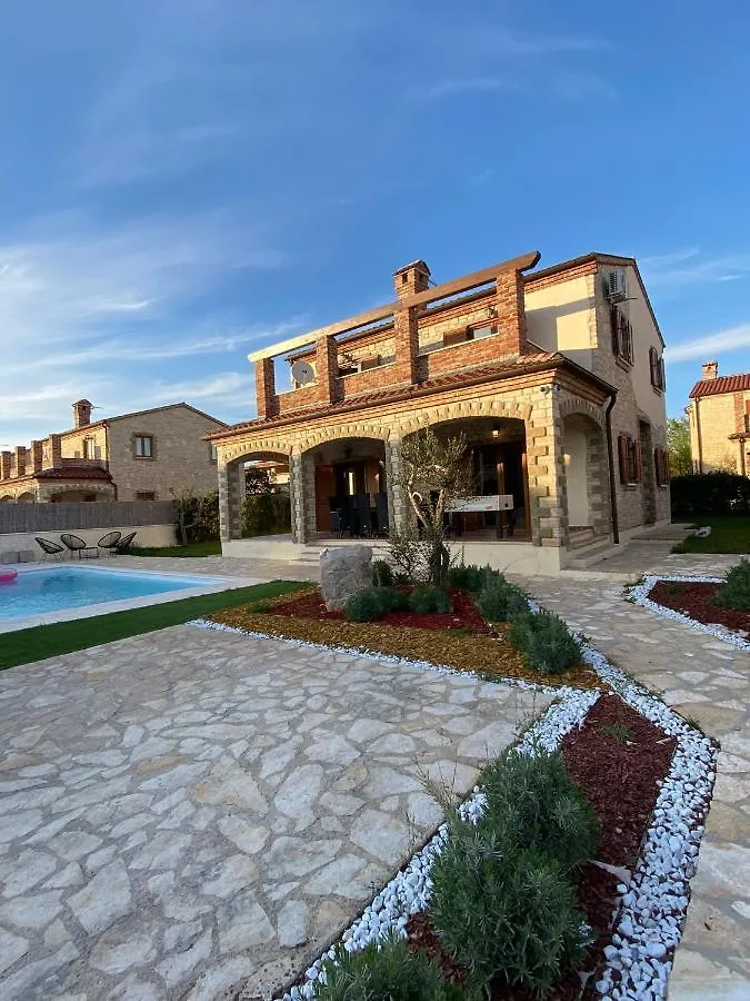 Rustic Villa With Private Pool Cabrunici