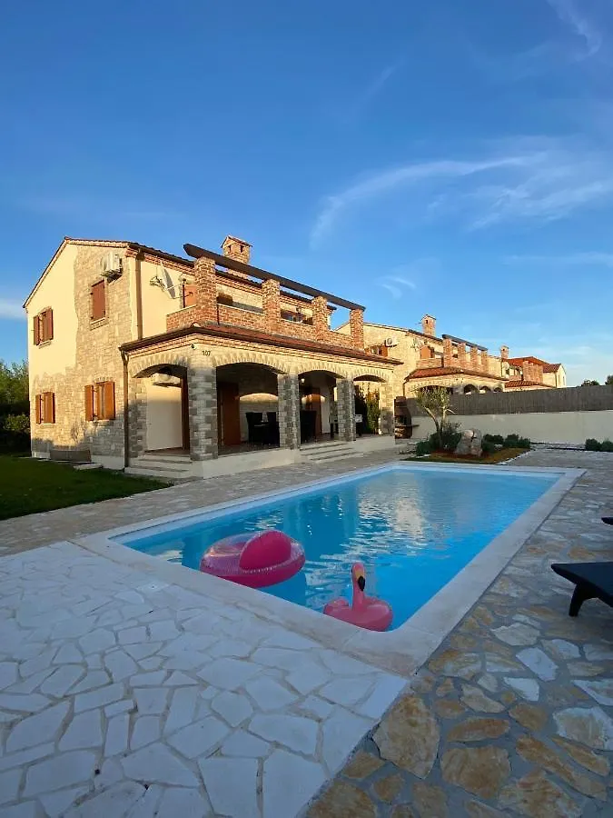 Rustic Villa With Private Pool Cabrunici