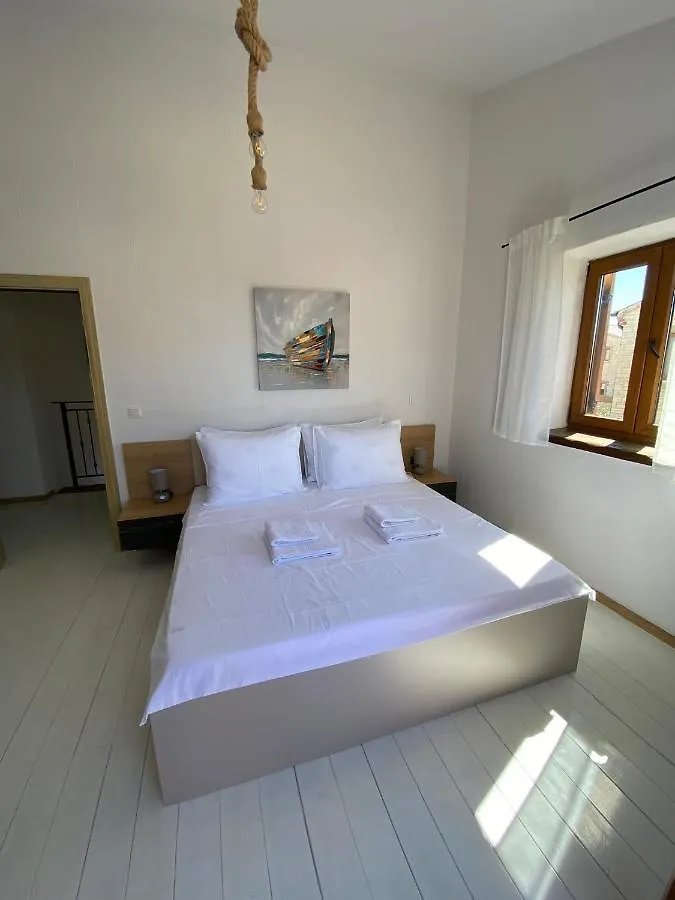Rustic Villa With Private Pool Cabrunici