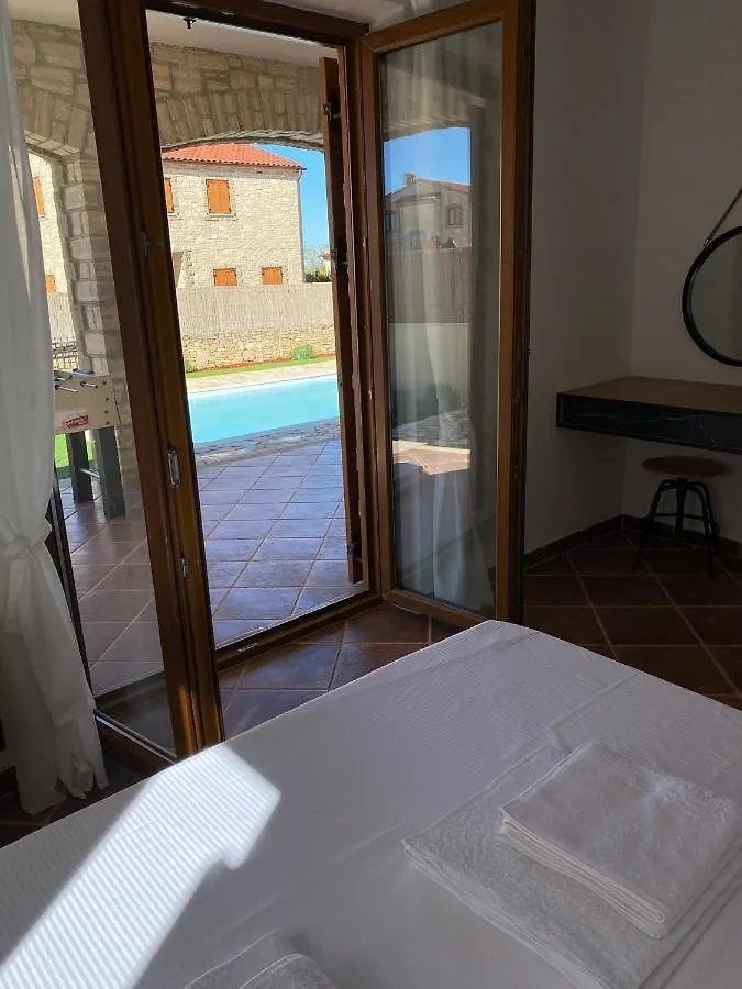 Rustic Villa With Private Pool Cabrunici