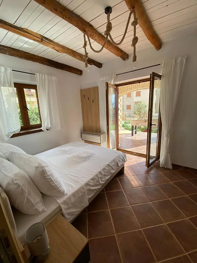 Rustic Villa With Private Pool Cabrunici