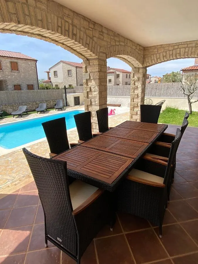 Rustic Villa With Private Pool Cabrunici